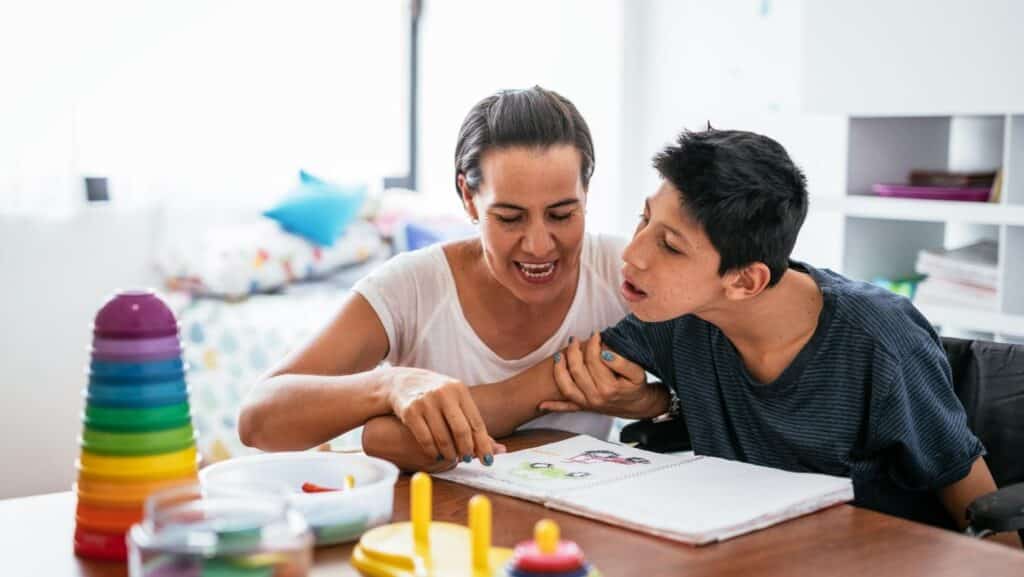 Apoyo a padres y alumnos con Necesidades Educativas Especiales (NEE) y/o trastornos de conducta Mente en Calma Fernanda Herrera - Terapia psicológica online